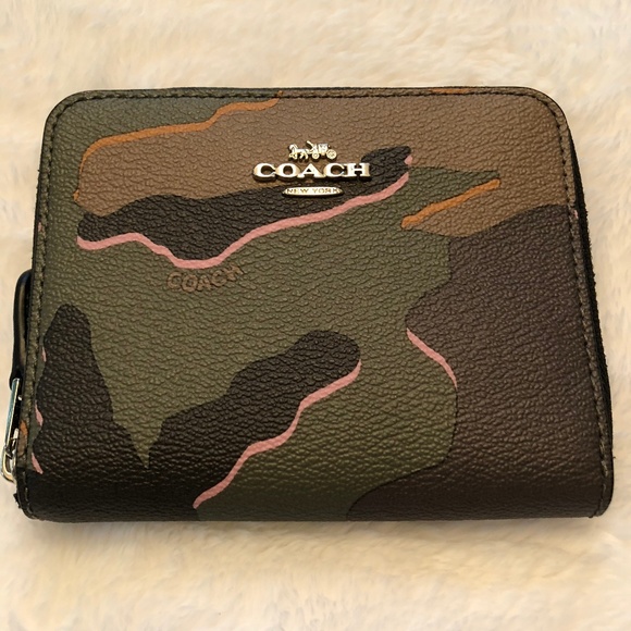 Coach Handbags - NWT COACH Wild Camo Small Zip Around Wallet
